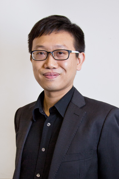 陆辉：用诗歌照亮南方